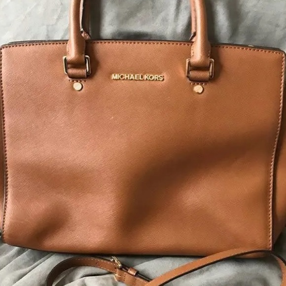 Michael Kors Selma Medium Brown Bag - Picture 3 of 8